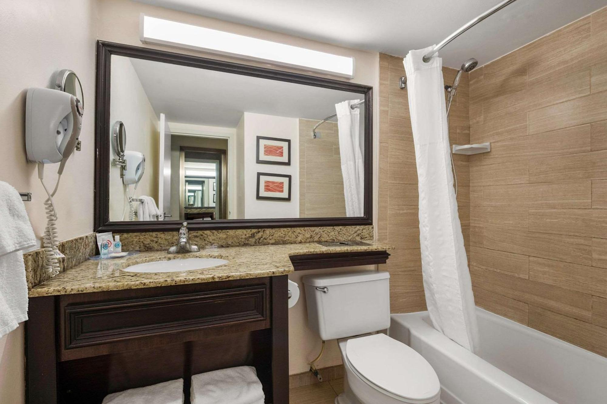 Comfort Inn Oceanside Deerfield Beach Buitenkant foto